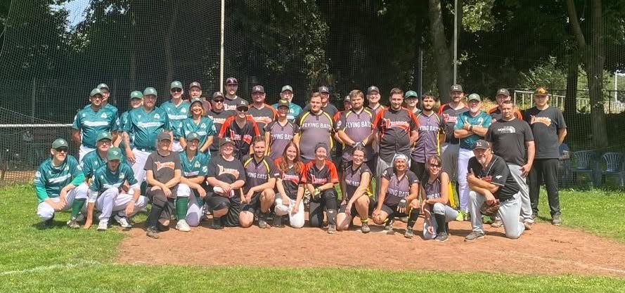 Thunderducks und Flying Bats auf einem Foto